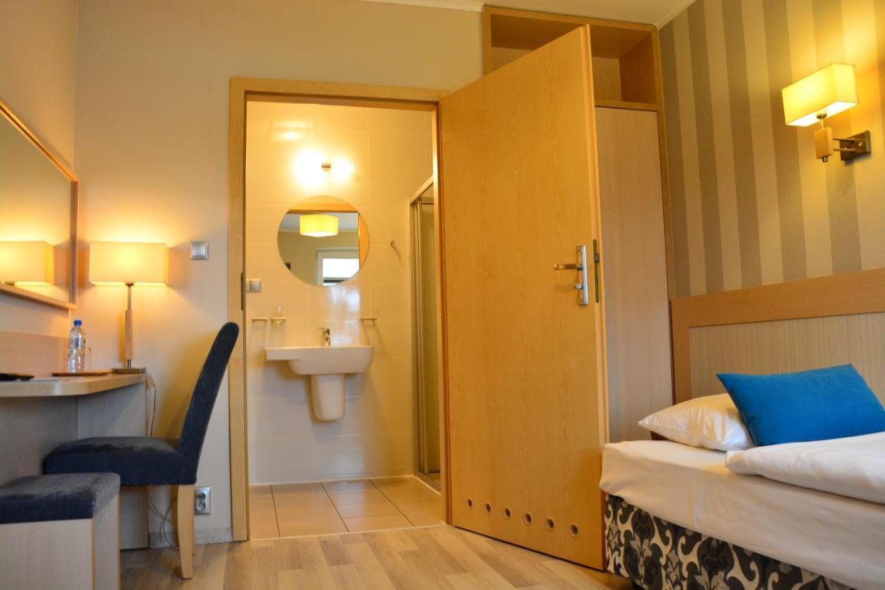 Restauracja 32 Motel Gryfice Eksteriør billede